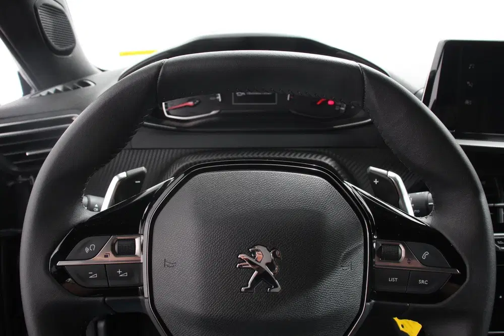 Peugeot 2008 1.2 PureTech 130pk Automaat Allure Navigat uit 2023, foto 12