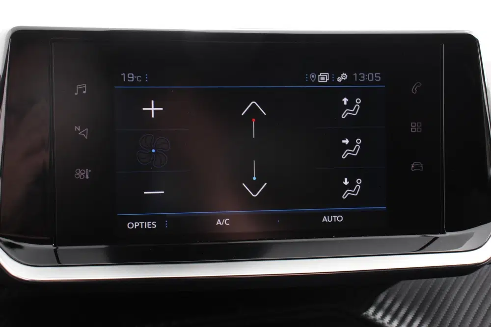 Peugeot 2008 1.2 PureTech 130pk Automaat Allure Navigat uit 2023, foto 18