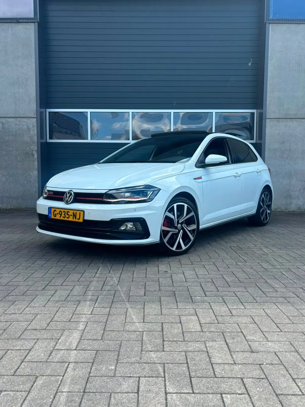 Volkswagen Polo 2.0 TSI 200pk 6-DSG 2019 Wit PANO|CAMERA|NAP uit 2019