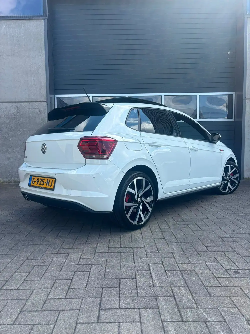 Volkswagen Polo 2.0 TSI 200pk 6-DSG 2019 Wit PANO|CAMERA|NAP uit 2019, foto 4