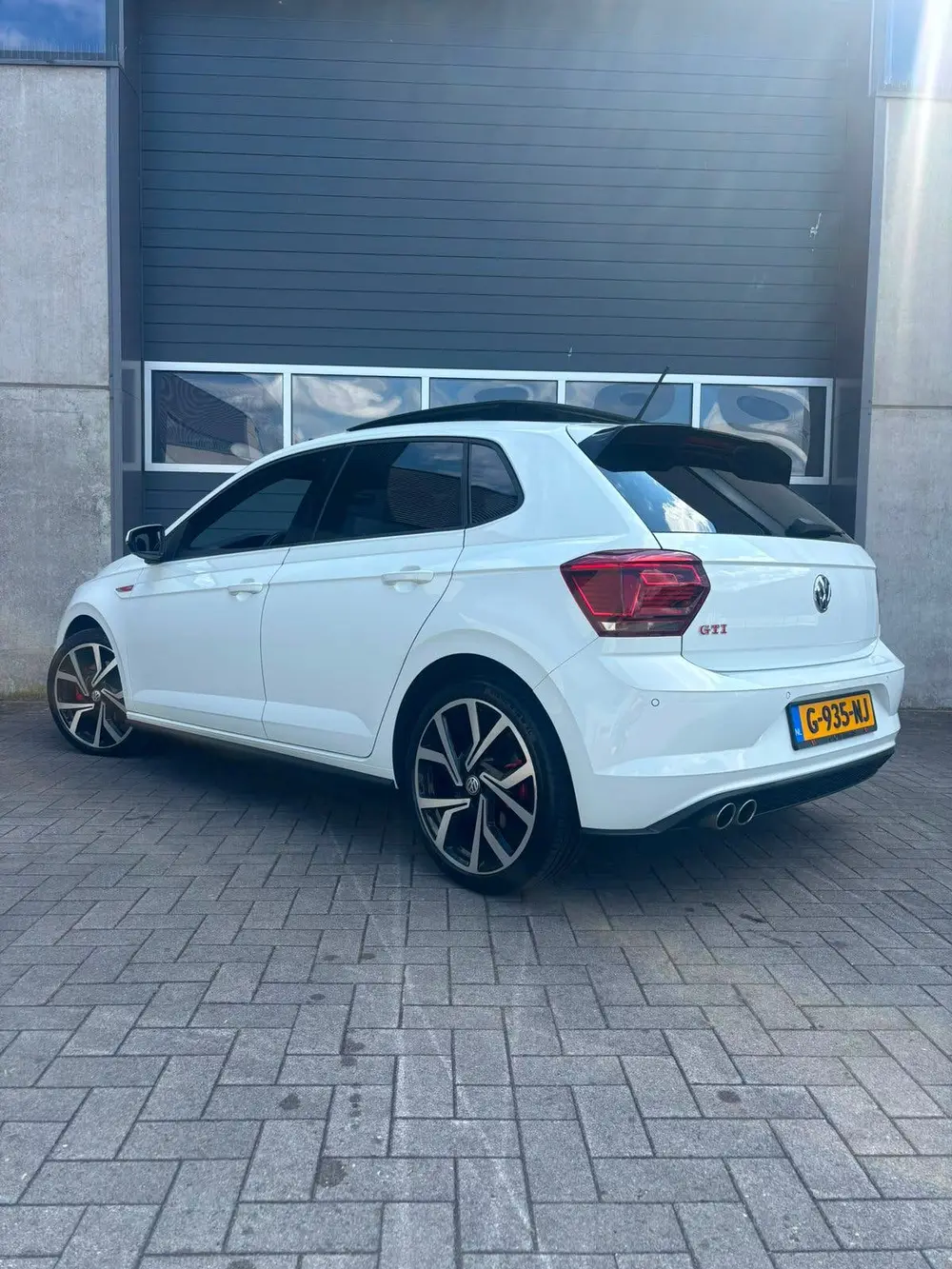 Volkswagen Polo 2.0 TSI 200pk 6-DSG 2019 Wit PANO|CAMERA|NAP uit 2019, foto 6