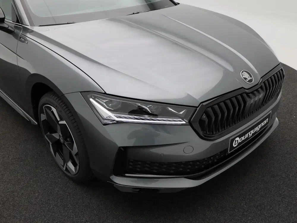 Skoda Superb Sportline Business 1.5 TSI PHEV 204 PK uit 2026, foto 10