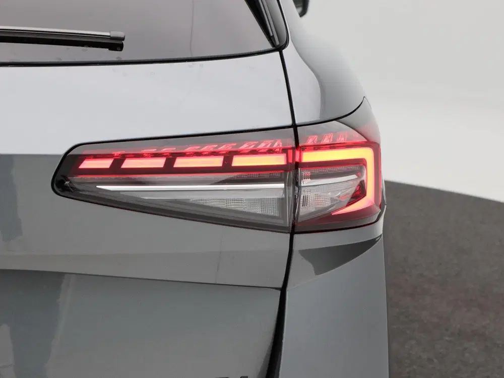 Skoda Superb Sportline Business 1.5 TSI PHEV 204 PK uit 2026, foto 13