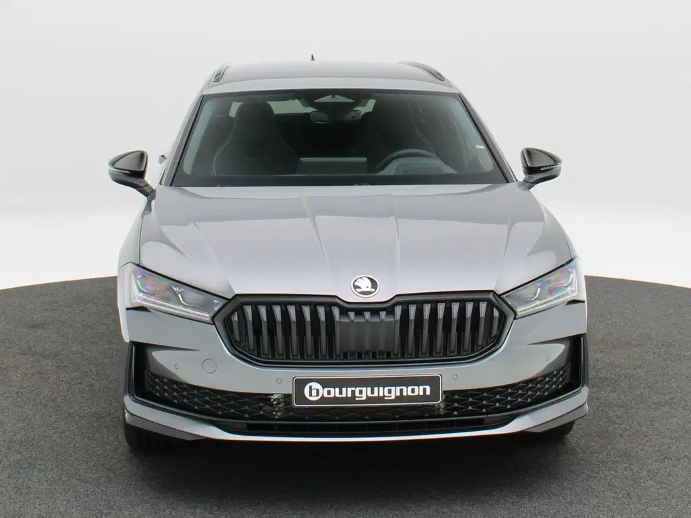 Skoda Superb Sportline Business 1.5 TSI PHEV 204 PK uit 2026, foto 4