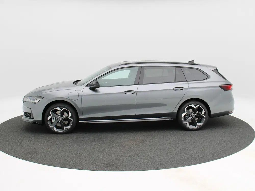 Skoda Superb Sportline Business 1.5 TSI PHEV 204 PK uit 2026, foto 7