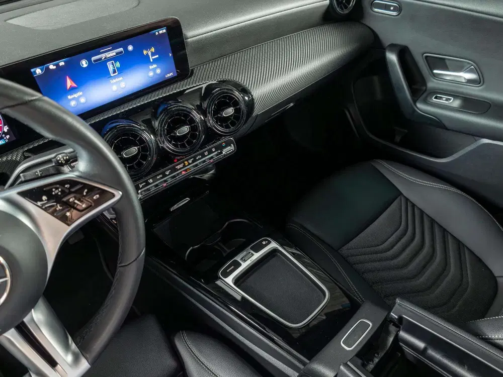 Mercedes-Benz A-Klasse 250 e Star Edition uit 2024, foto 19