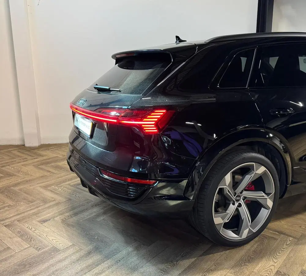 Audi Q8 e-tron S quattro SQ8 115 kWh SQ8 PANO KEYLESS CAR uit 2024, foto 14