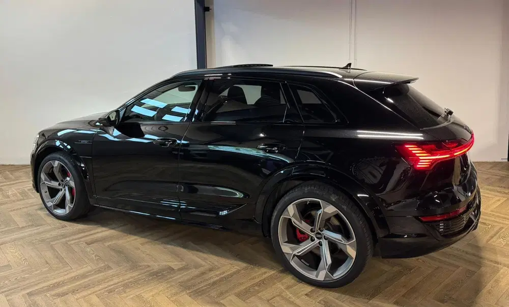 Audi Q8 e-tron S quattro SQ8 115 kWh SQ8 PANO KEYLESS CAR uit 2024, foto 16