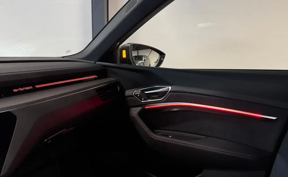 Audi Q8 e-tron S quattro SQ8 115 kWh SQ8 PANO KEYLESS CAR uit 2024, foto 20