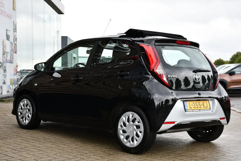 Toyota Aygo 1.0 VVT-i x-play cabrio Automaat 72pk uit 2021, foto 11