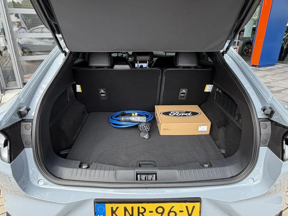 Ford Mustang Mach-E Standard RWD 73 kWh uit 2026, foto 10