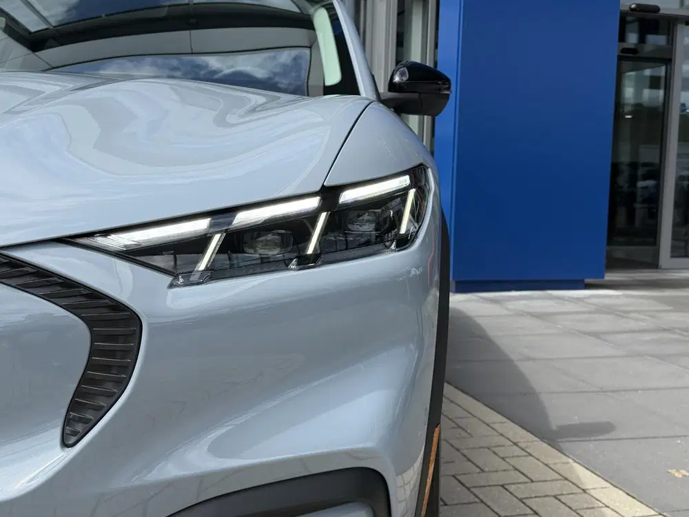 Ford Mustang Mach-E Standard RWD 73 kWh uit 2026, foto 2