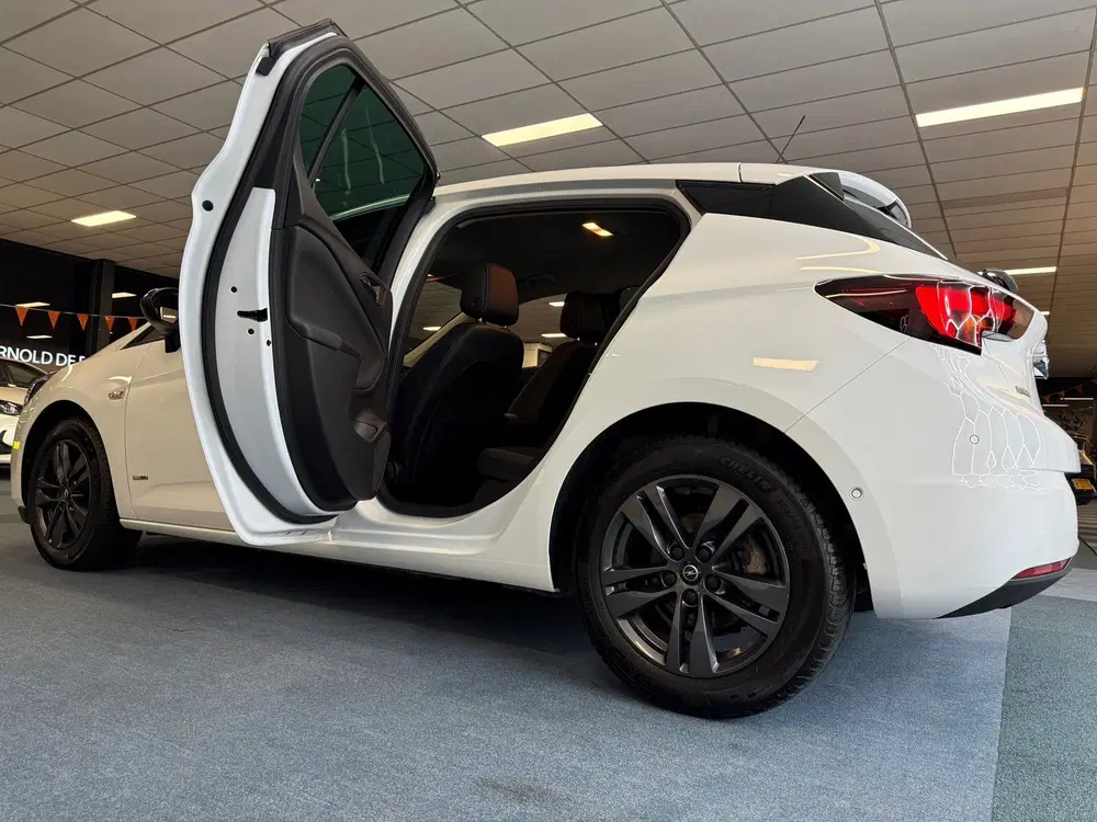 Opel Astra 1.2 Design & Tech I CAMERA I NAVI I DODENH uit 2021, foto 13