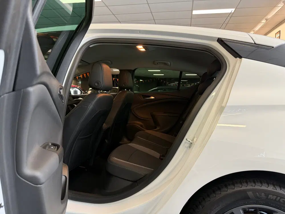 Opel Astra 1.2 Design & Tech I CAMERA I NAVI I DODENH uit 2021, foto 14