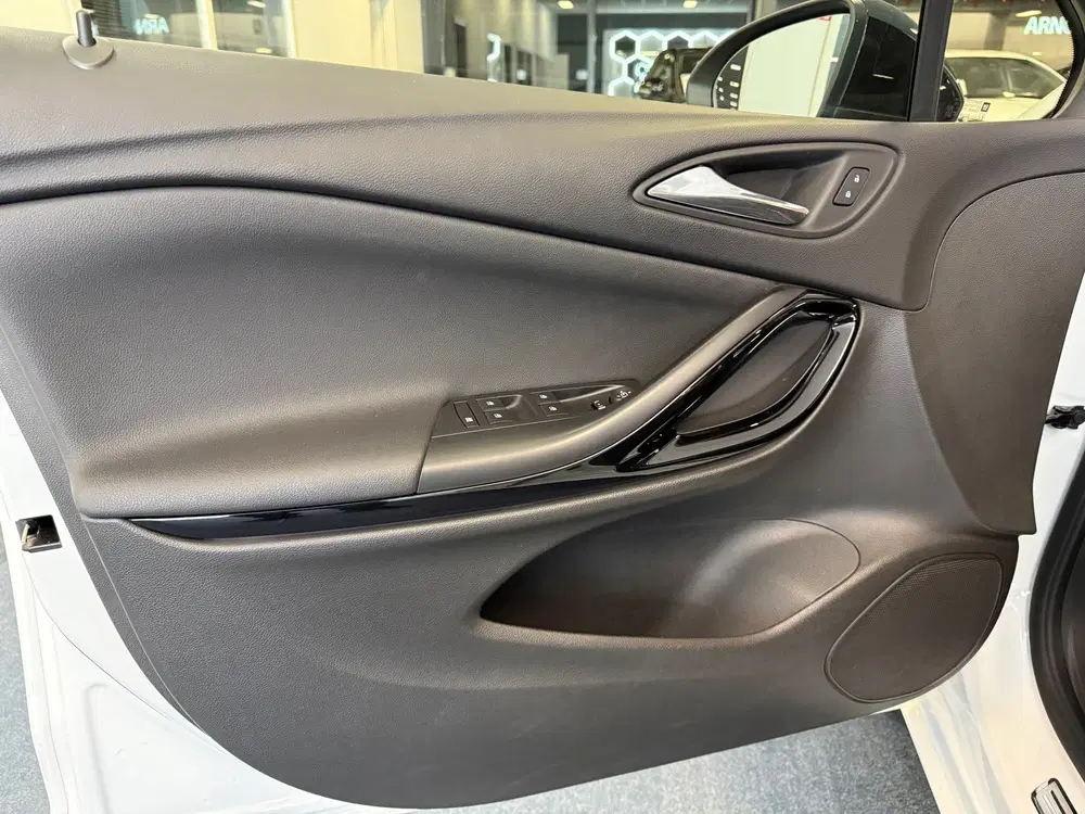 Opel Astra 1.2 Design & Tech I CAMERA I NAVI I DODENH uit 2021, foto 17