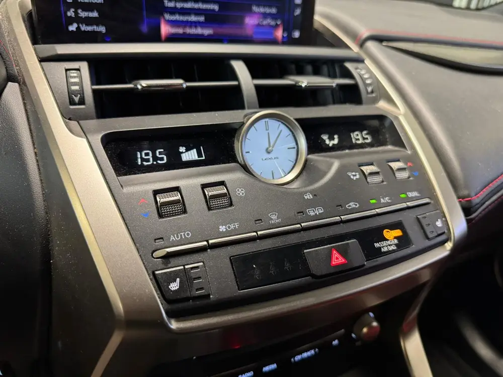 Lexus NX 300h AWD F-SPORT Line | Carplay | Stoelverwarming | uit 2020, foto 17
