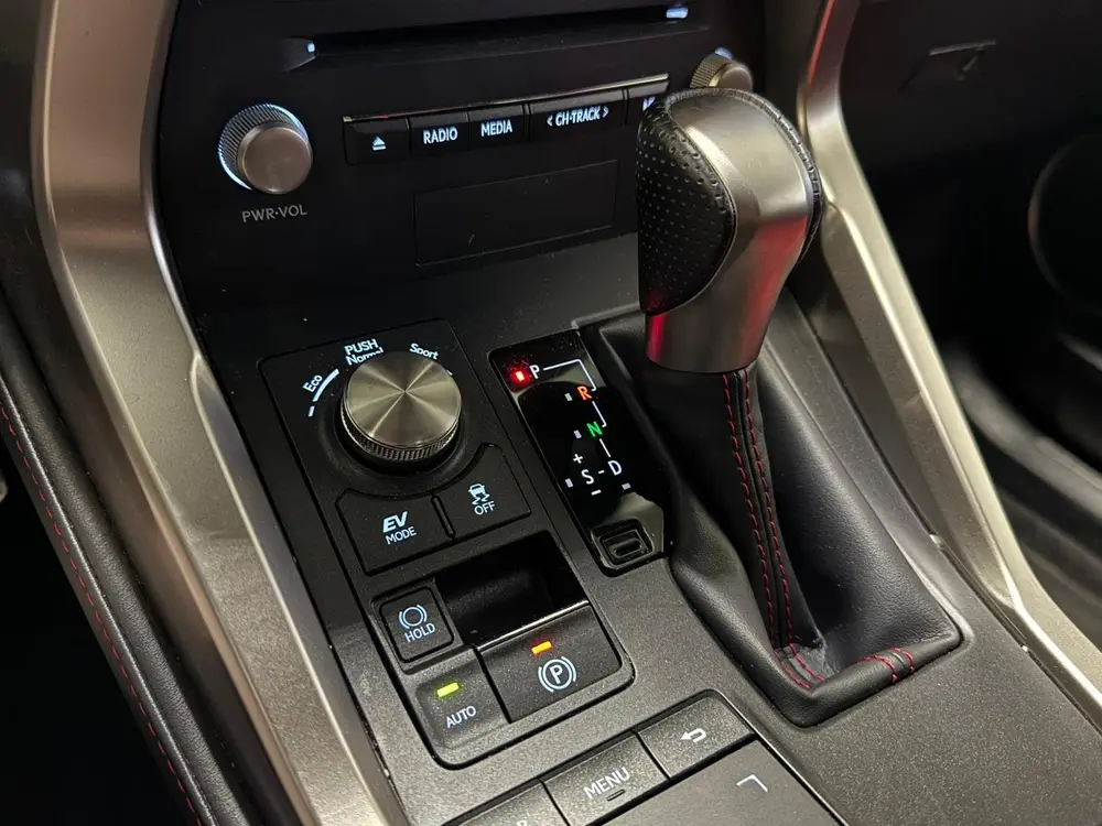 Lexus NX 300h AWD F-SPORT Line | Carplay | Stoelverwarming | uit 2020, foto 18