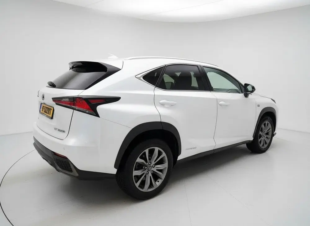 Lexus NX 300h AWD F-SPORT Line | Carplay | Stoelverwarming | uit 2020, foto 2