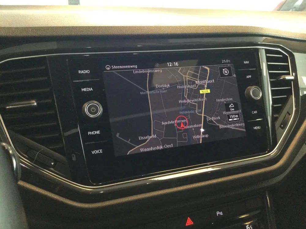 Volkswagen T-Roc 1.5 TSI Sport PDC-CLIMA-CAMERA-PANO-TREKHAA uit 2020, foto 15