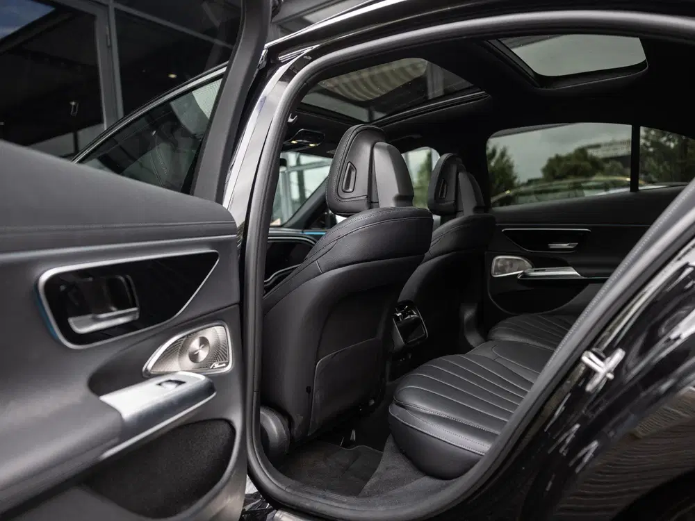 Mercedes-Benz E-Klasse 400 e 4MATIC Exclusive Line uit 2024, foto 19