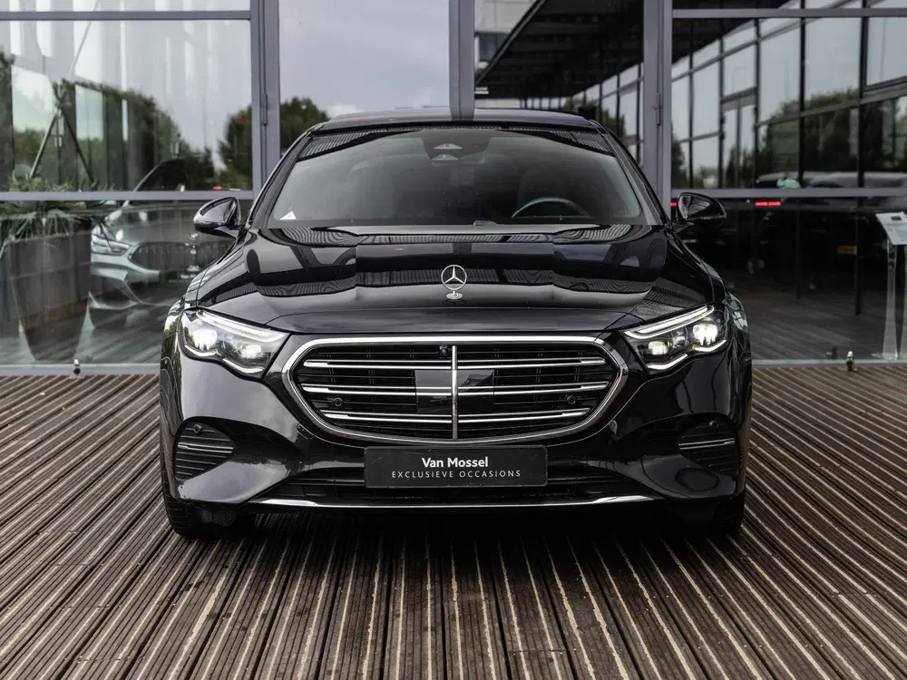 Mercedes-Benz E-Klasse 400 e 4MATIC Exclusive Line uit 2024, foto 2