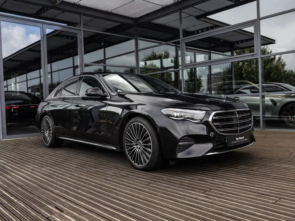 Mercedes-Benz E-Klasse 400 e 4MATIC Exclusive Line uit 2024, foto 3