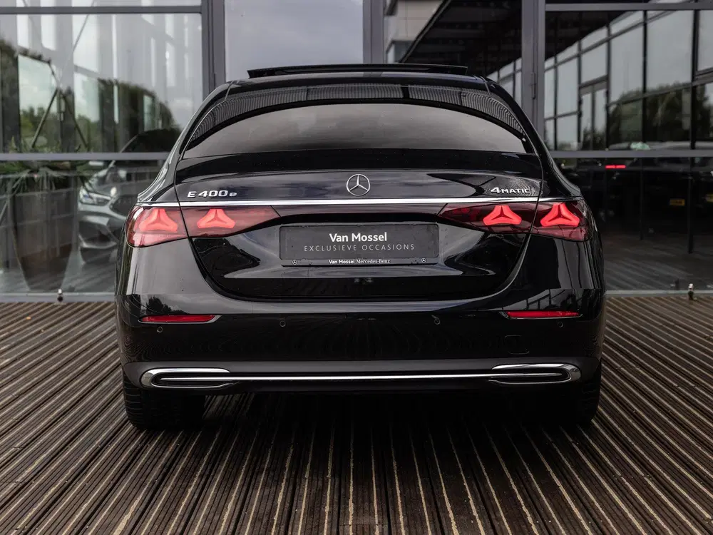 Mercedes-Benz E-Klasse 400 e 4MATIC Exclusive Line uit 2024, foto 5