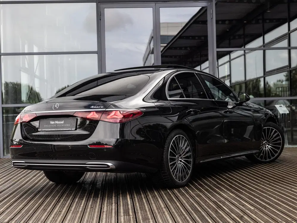 Mercedes-Benz E-Klasse 400 e 4MATIC Exclusive Line uit 2024, foto 6