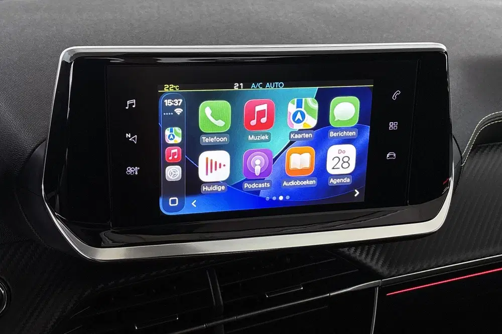 Peugeot 2008 EV GT 50 kWh Camera Navigatie Drive Assist uit 2023, foto 17
