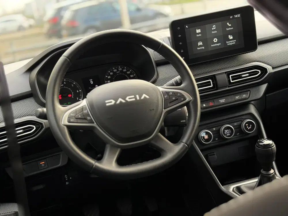 Dacia Sandero 1.0 TCe 90 Journey uit 2025, foto 14