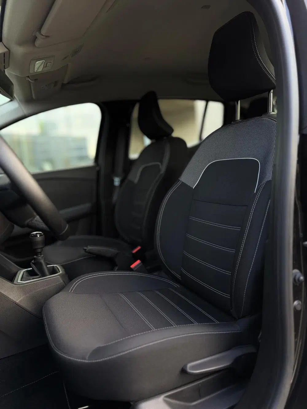 Dacia Sandero 1.0 TCe 90 Journey uit 2025, foto 4