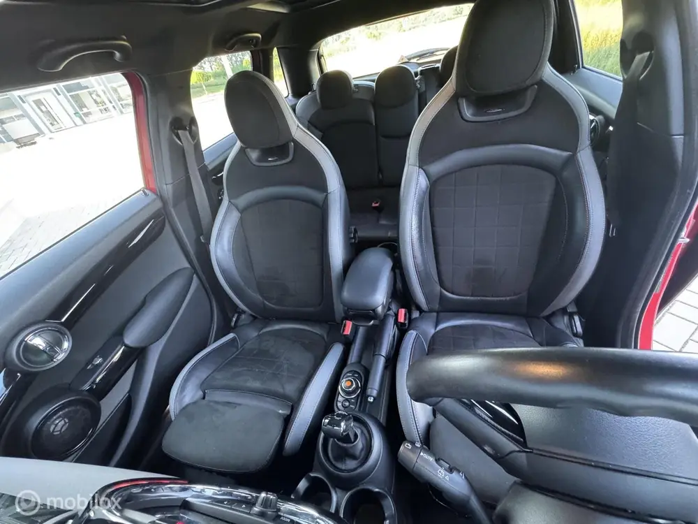 Mini Cooper Cooper aut. 5D uit 2019, foto 13