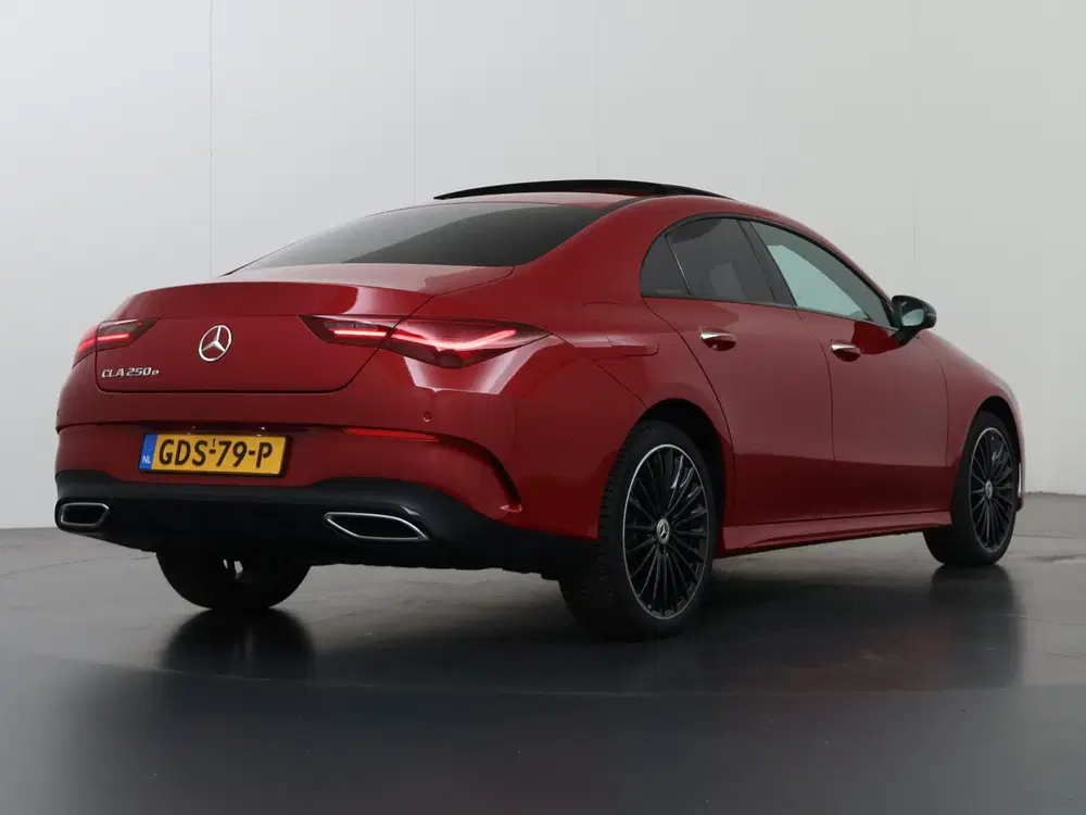 Mercedes-Benz CLA 250 e Star Edition AMG Line uit 2024, foto 2