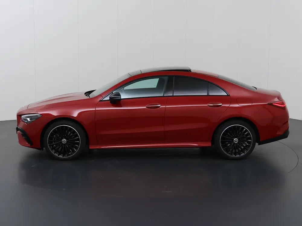Mercedes-Benz CLA 250 e Star Edition AMG Line uit 2024, foto 5