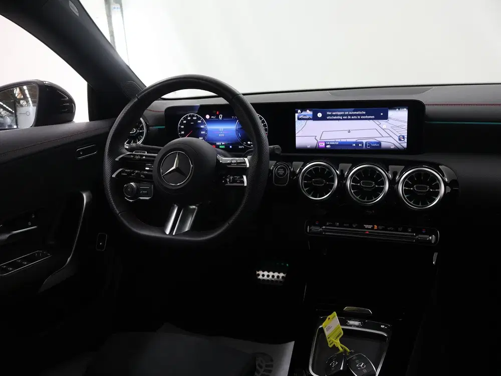 Mercedes-Benz CLA 250 e Star Edition AMG Line uit 2024, foto 9
