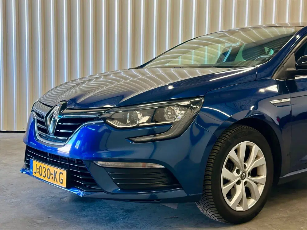 Renault Megane Mégane 1.3 TCe Limited Automaat uit 2020, foto 2