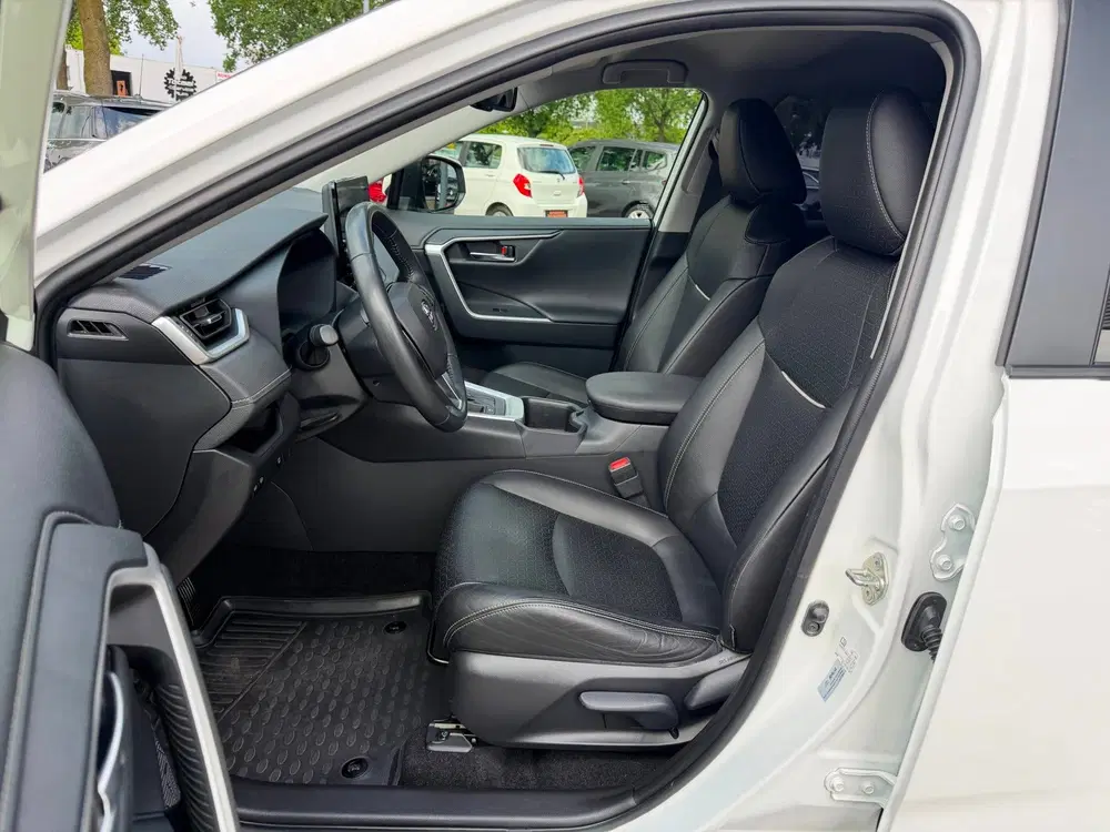 Toyota RAV 4 2.5 Hybrid Business uit 2024, foto 6
