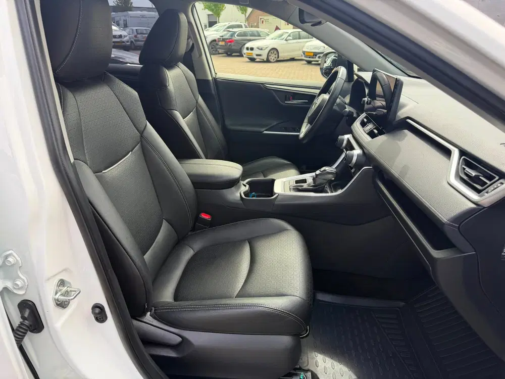 Toyota RAV 4 2.5 Hybrid Business uit 2024, foto 9