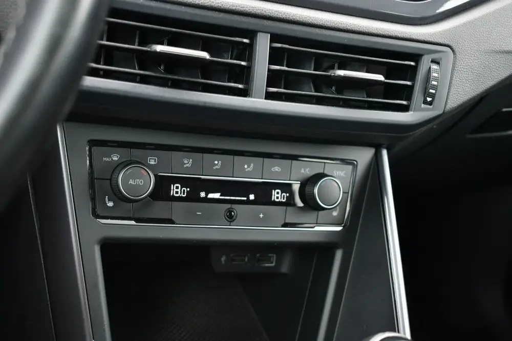 Volkswagen Polo 1.0 TSI IQ.DRIVE|LED|CAMERA|ACC|CARPLAY uit 2020, foto 13