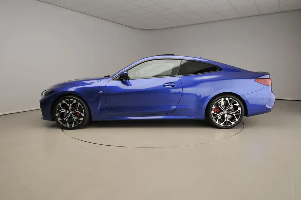 BMW 4-serie Coupé 420i uit 2025, foto 2