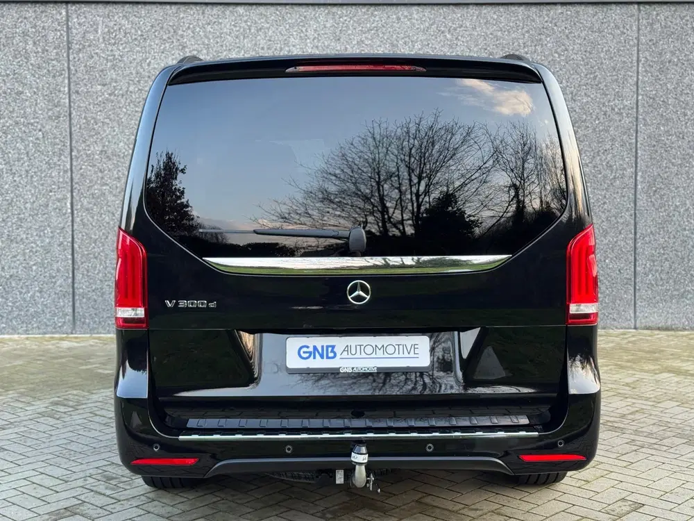 Mercedes-Benz V-Klasse V300d AMG uit 2021, foto 6