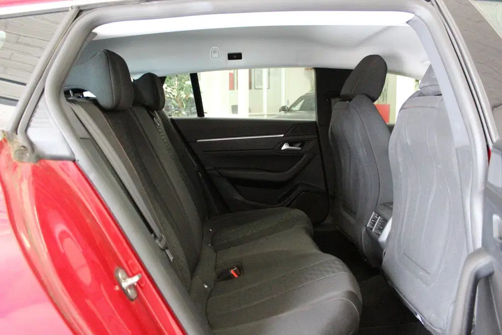 Peugeot 508 1.5 BlueHDI Blue Lease Active Avantage uit 2021, foto 15
