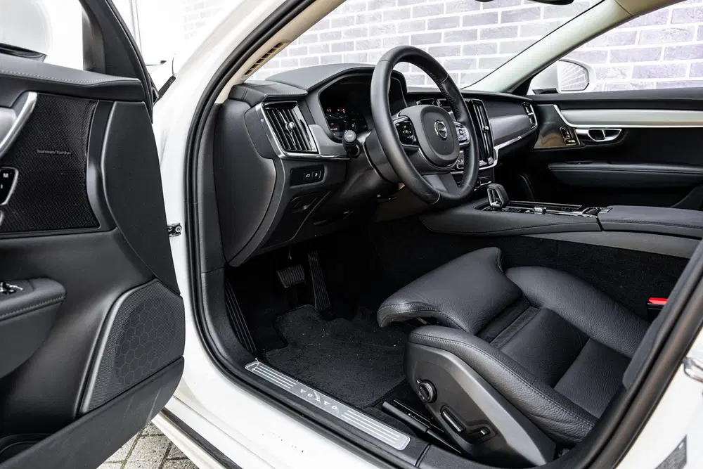 Volvo V90 2.0 T6 Plug-in hybrid AWD Plus Bright uit 2025, foto 18