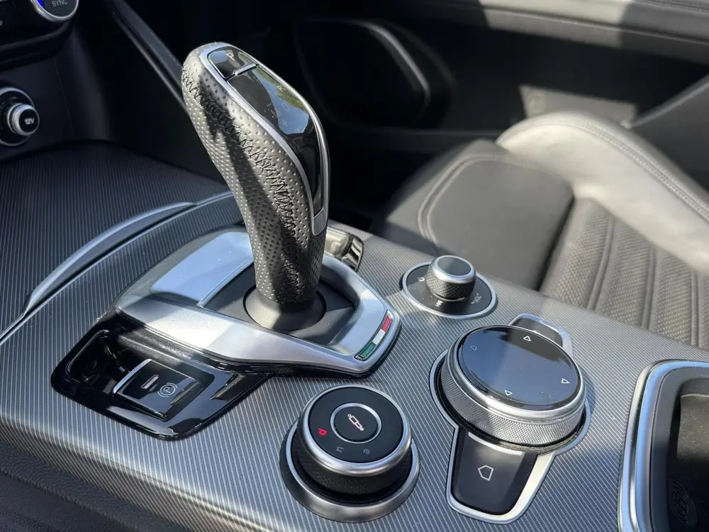 Alfa Romeo Stelvio 2.0t Q4 Veloce my21, Pano, 20 inch, Misan uit 2020, foto 14