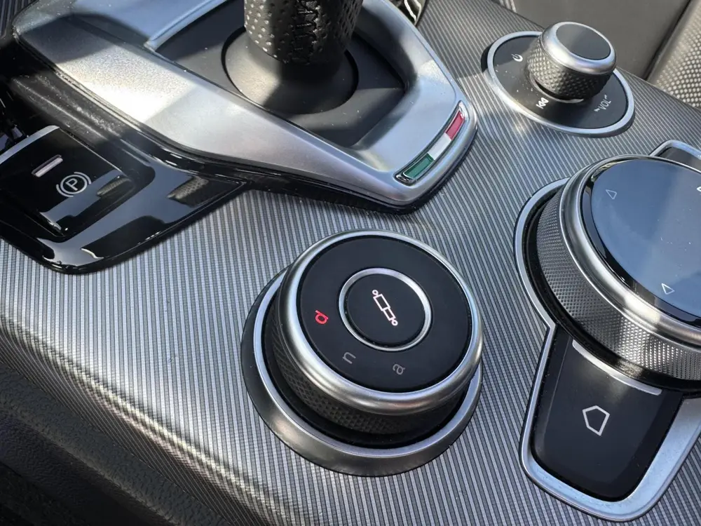 Alfa Romeo Stelvio 2.0t Q4 Veloce my21, Pano, 20 inch, Misan uit 2020, foto 15