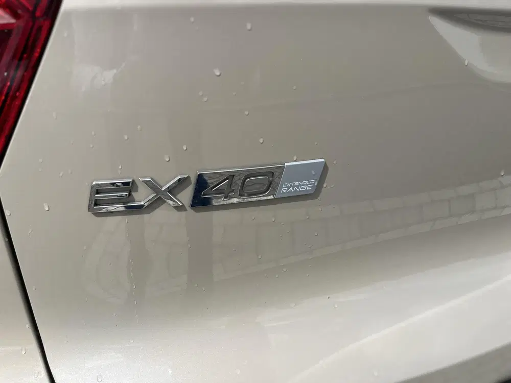 Volvo EX40 Single Motor Extended Range Plus 82 kWh uit 2025, foto 10