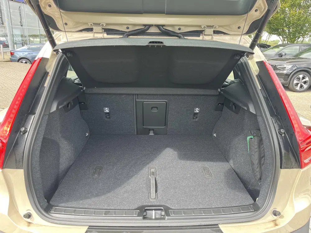 Volvo EX40 Single Motor Extended Range Plus 82 kWh uit 2025, foto 11