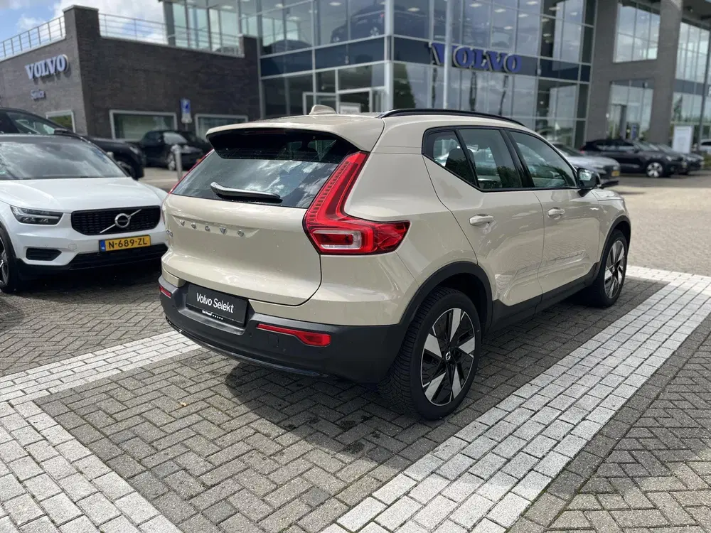 Volvo EX40 Single Motor Extended Range Plus 82 kWh uit 2025, foto 16