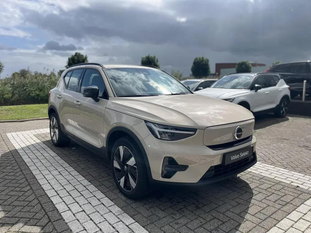 Volvo EX40 Single Motor Extended Range Plus 82 kWh uit 2025, foto 17