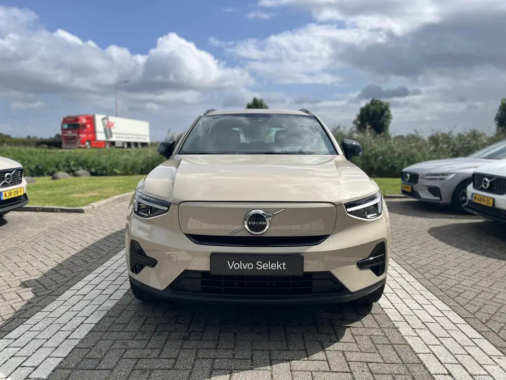 Volvo EX40 Single Motor Extended Range Plus 82 kWh uit 2025, foto 18